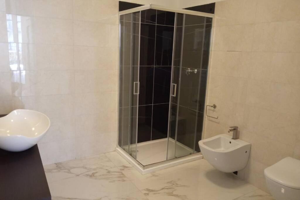 Apartamento Entire flat, independent entrance, 20 mins to BGY - Bergamo Milan airport Nembro Exterior foto