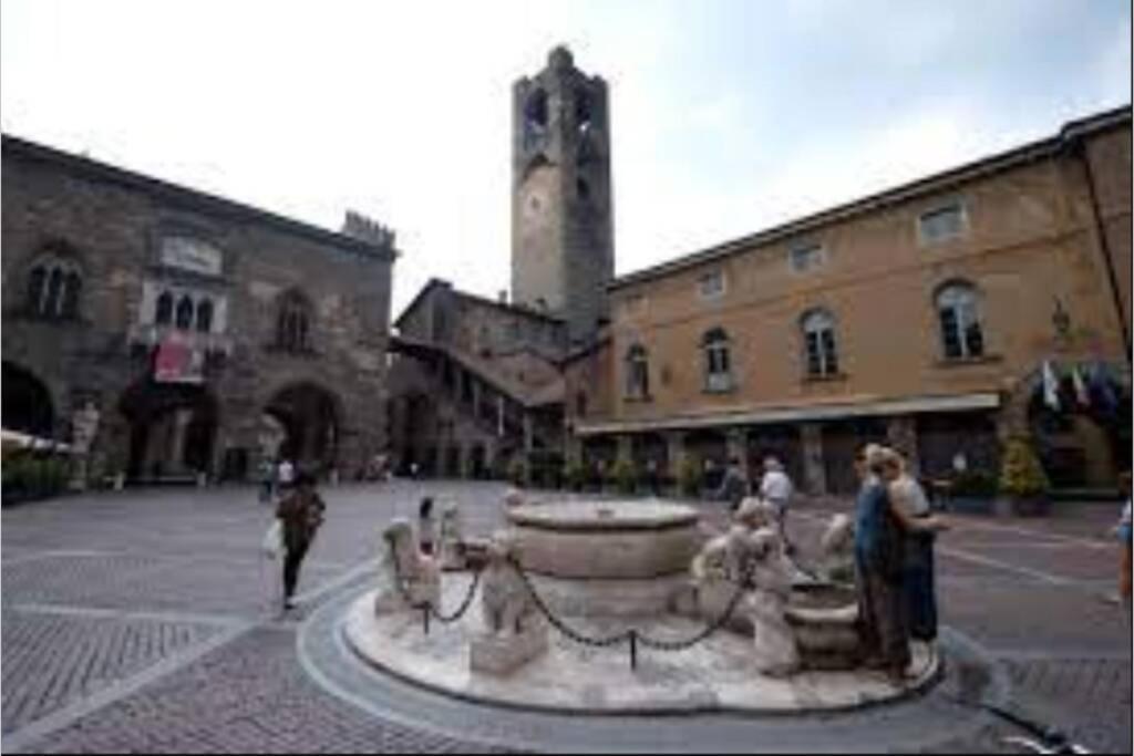 Apartamento Entire flat, independent entrance, 20 mins to BGY - Bergamo Milan airport Nembro Exterior foto